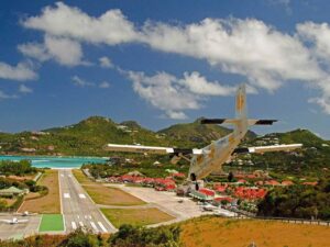 Final approach in St. Barths