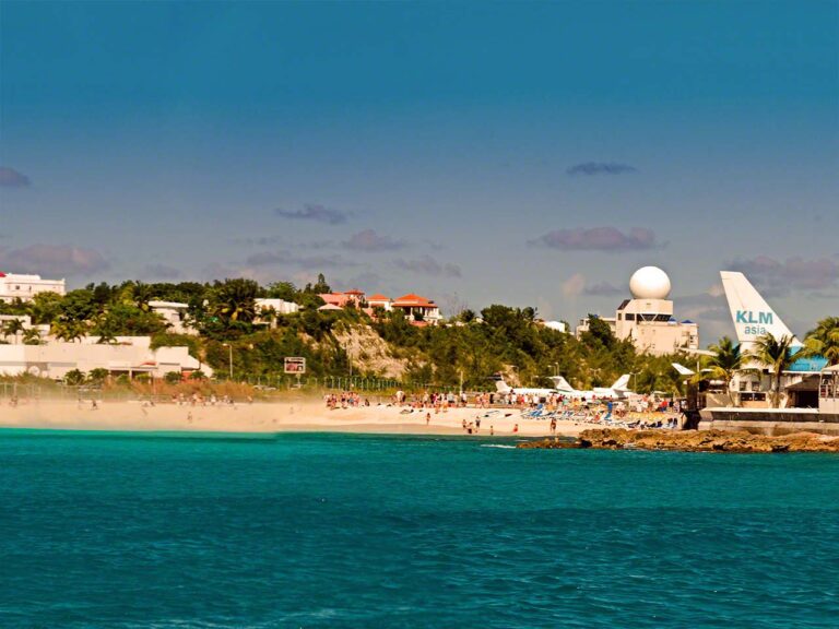 KLM 747 takeoff sandblast