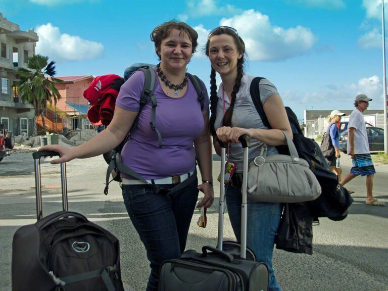 Desi and Agathe upon arrival
