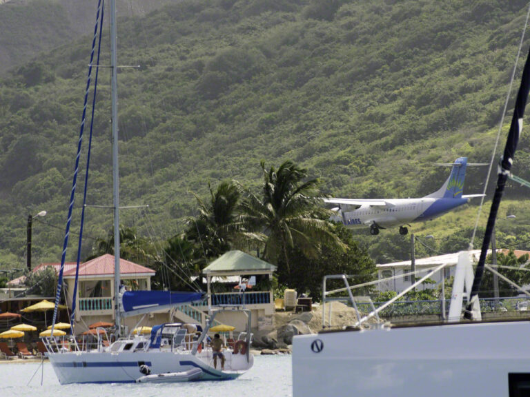 Air Caraibes landing at Grand Case