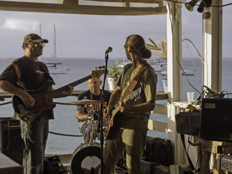 Zanshin in the background