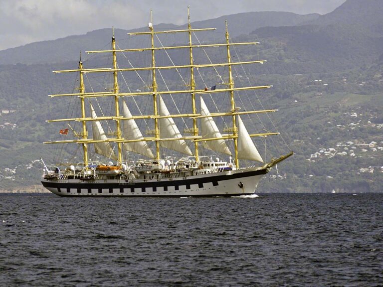 Royal Clipper under sail