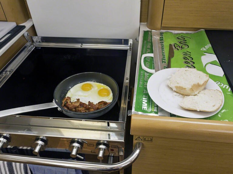 Breakfast bacan and eggs