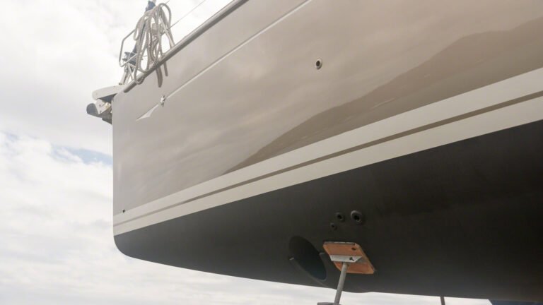 Freshly waxed topsides on Zanshin