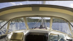 Zanshin anchored in the Bight on Norman Island