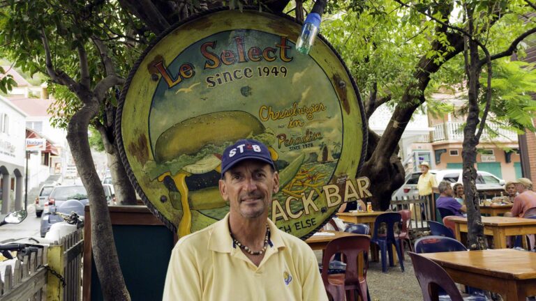 Captain Mark at le Select