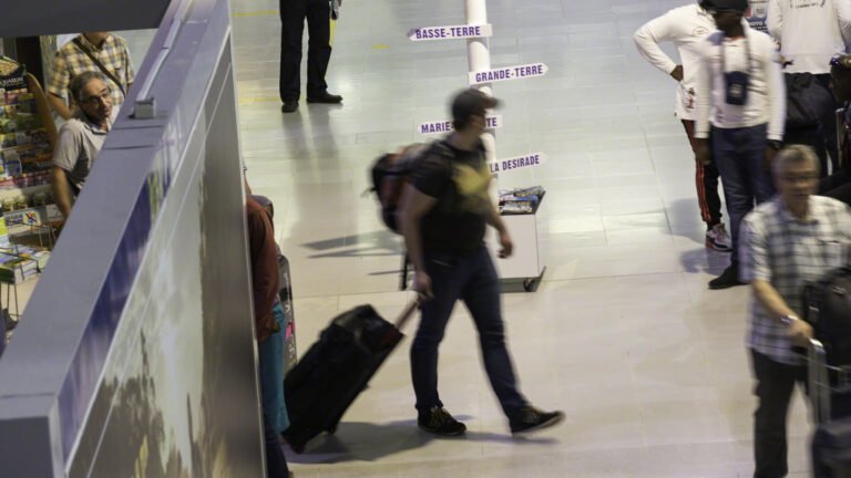 Sascha zipping through the baggage collection entrance gate