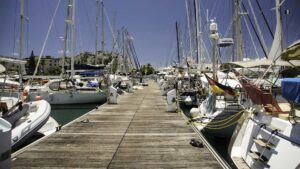From Zanshin's position on the right I'm looking down the dock towards the entrance gate