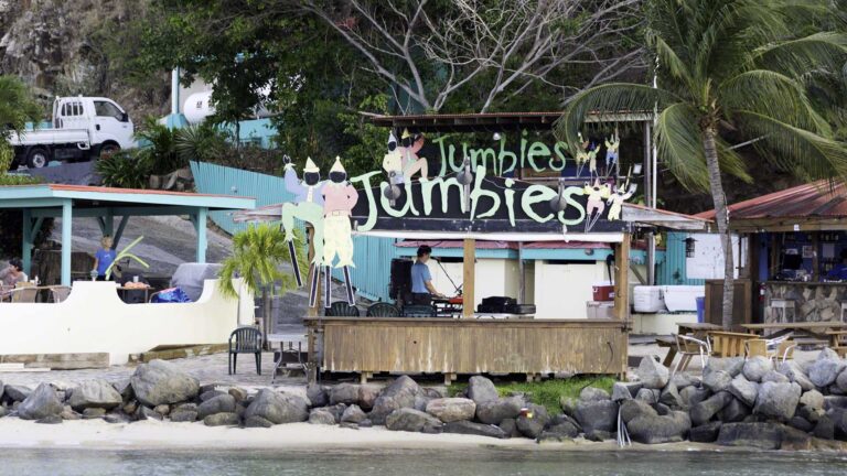 Tonight a solo entertainer is doing a good job at animating the crowd at Jumbies Beach Bar