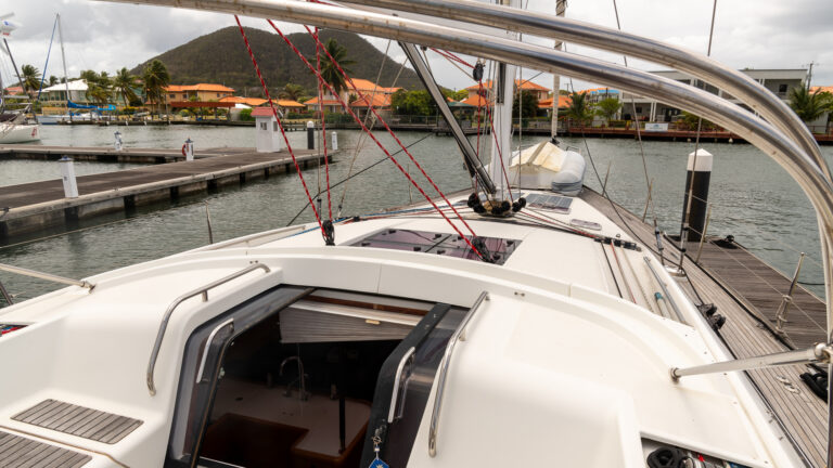 Hatch and companionway on Zanshin