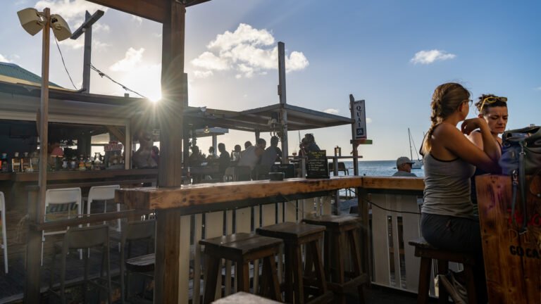 Happy hour at Quai 58