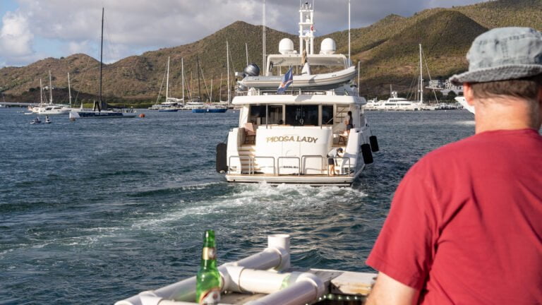 Picosa Lady entering alone