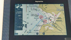 32 Knots in the anchorage